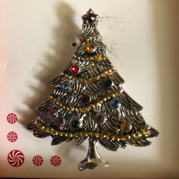 Jewelry - Holiday Christmas tree ๐ pin Jewelry - Holiday Christmas tree ๐ pin